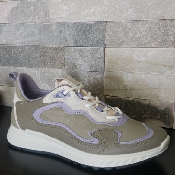 ECCO Women's ST.1 Sneaker - Picture 10 of 11
